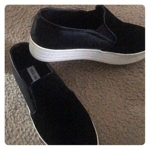 Steve Madden Suede & Leather slip-on Sneaker